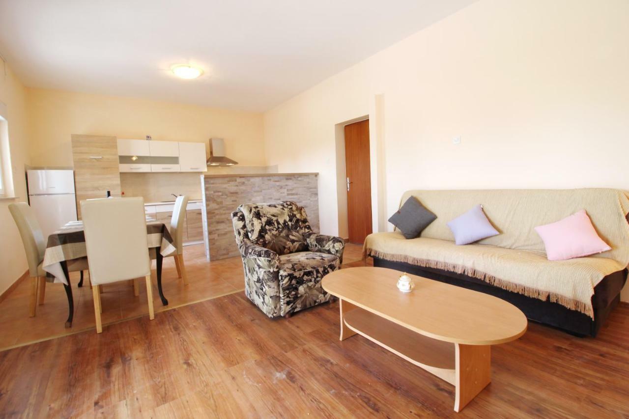 Apartment Sime Nin Esterno foto