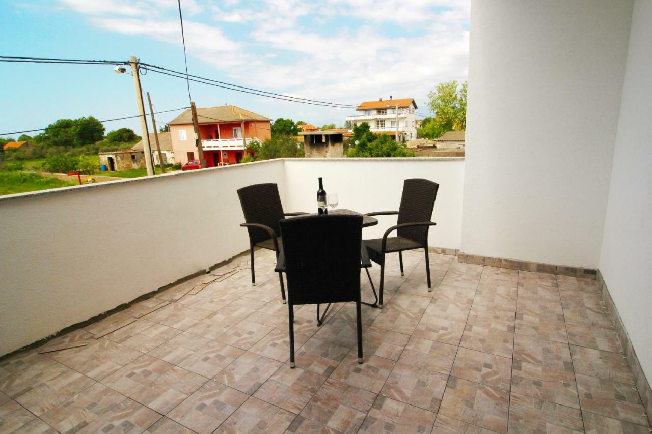 Apartment Sime Nin Esterno foto