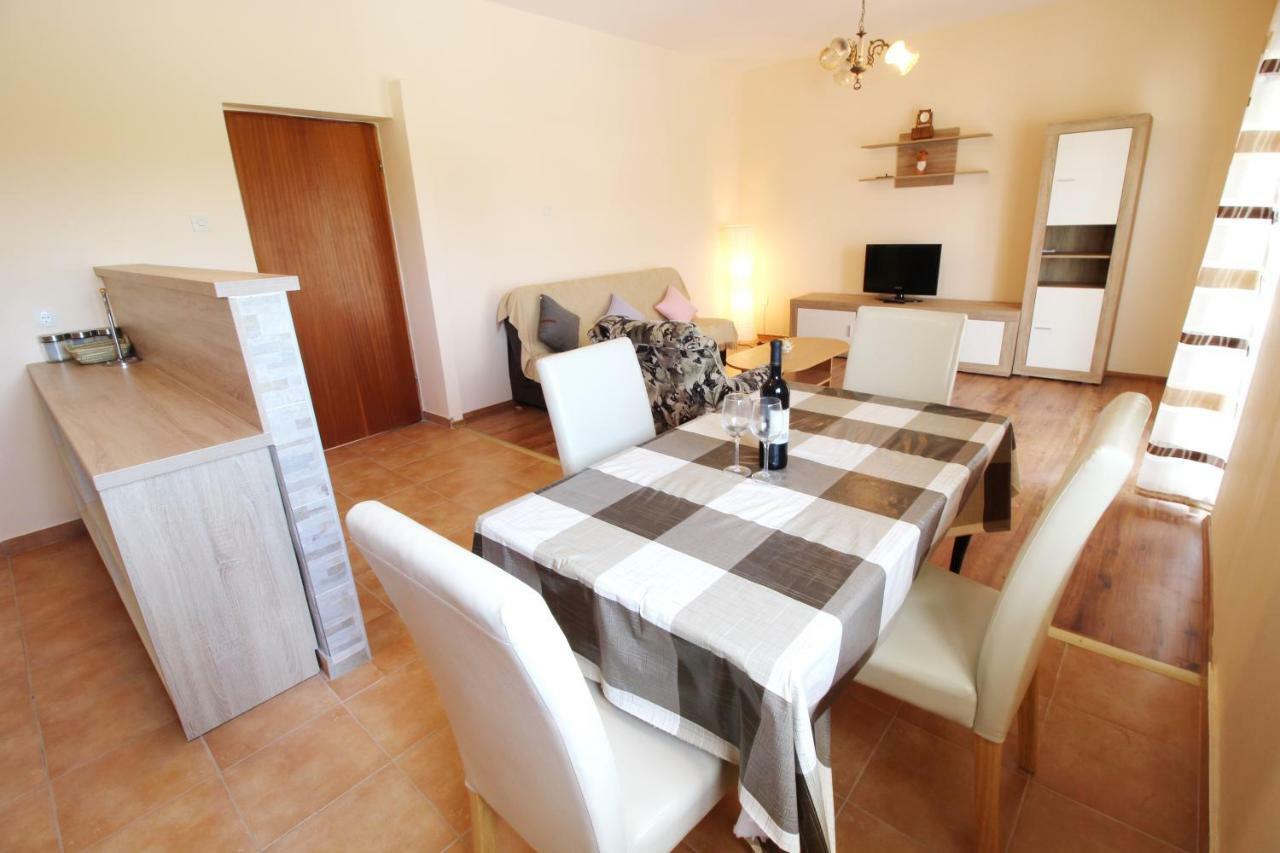 Apartment Sime Nin Esterno foto