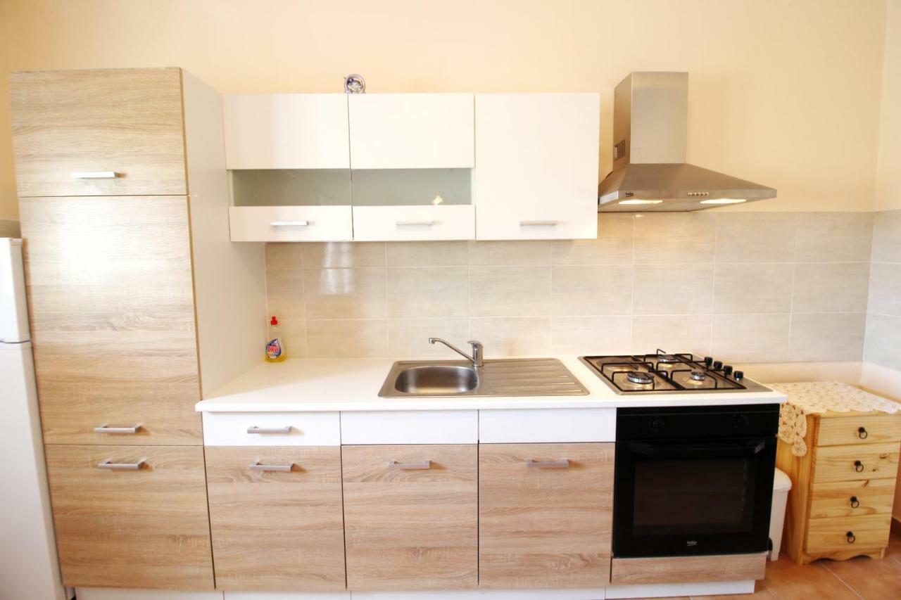 Apartment Sime Nin Esterno foto