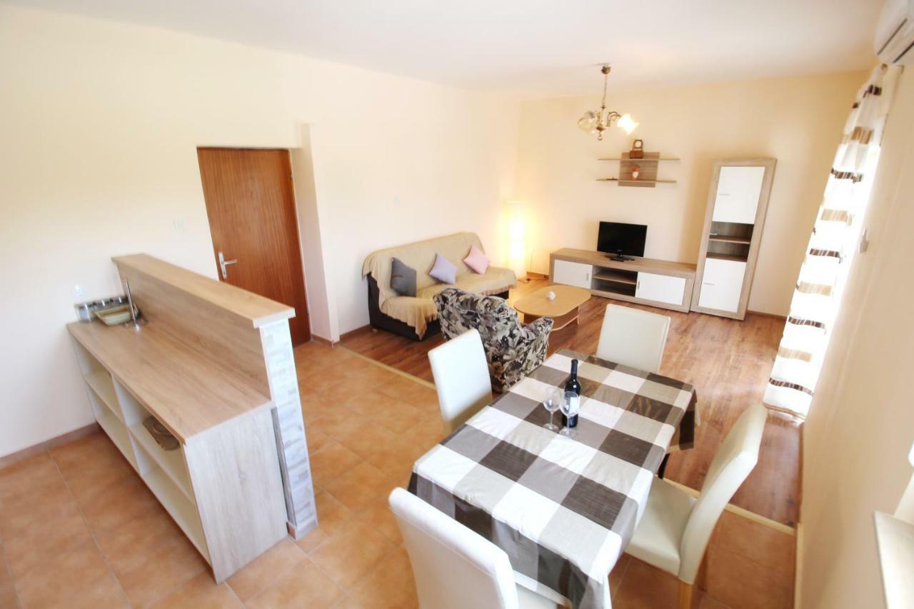 Apartment Sime Nin Esterno foto